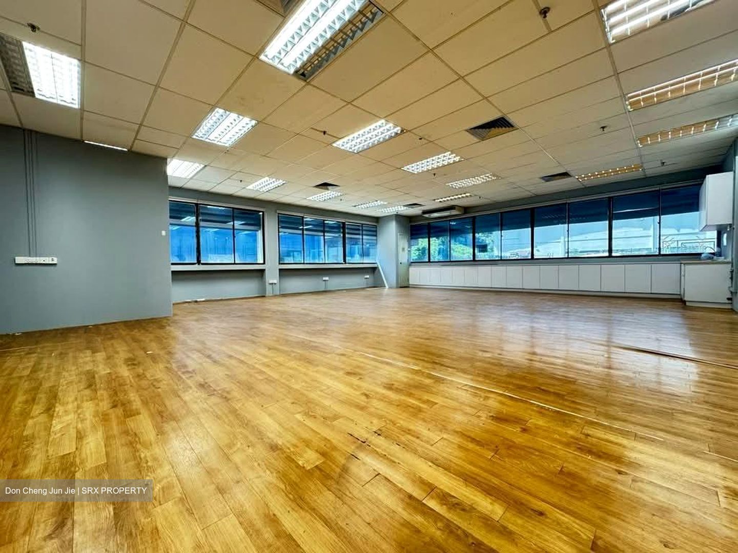 Benoi Road (D22), Office #558322931